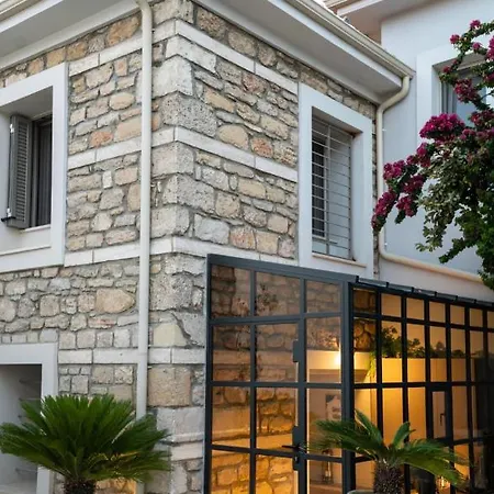 Carpe Diem Corinthian 2 *