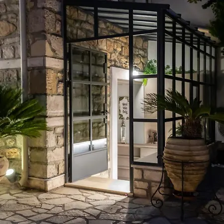Carpe Diem Corinthian 2 Villa