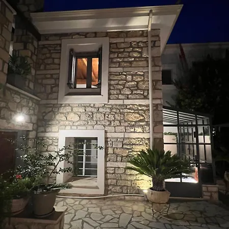 Carpe Diem Corinthian 2 וילה