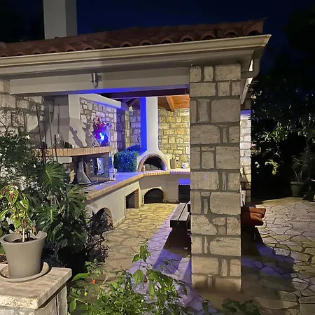 Carpe Diem Corinthian 2 וילה