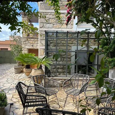 Carpe Diem Corinthian 2 *