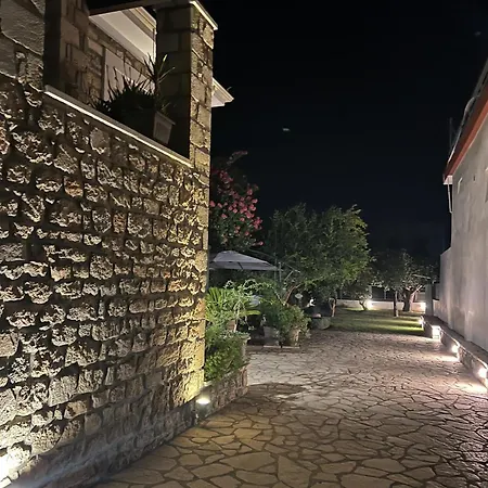 Carpe Diem Corinthian 2 Krines