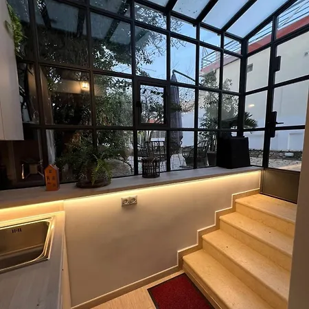 Carpe Diem Corinthian 2 * Krines