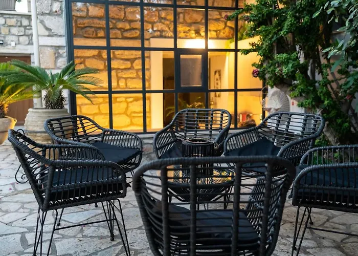 Villa Carpe Diem Corinthian 2