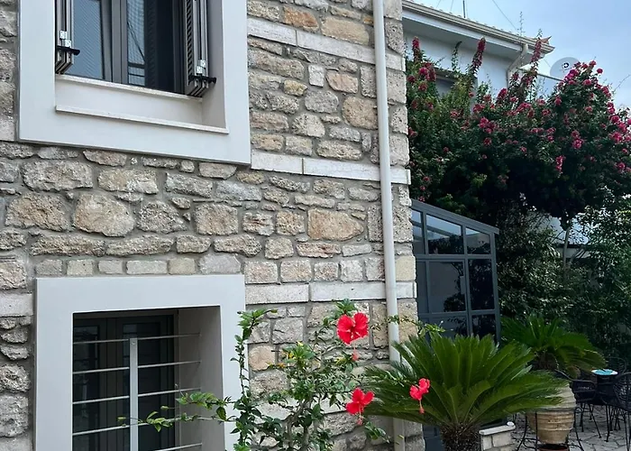 Carpe Diem Corinthian 2 *