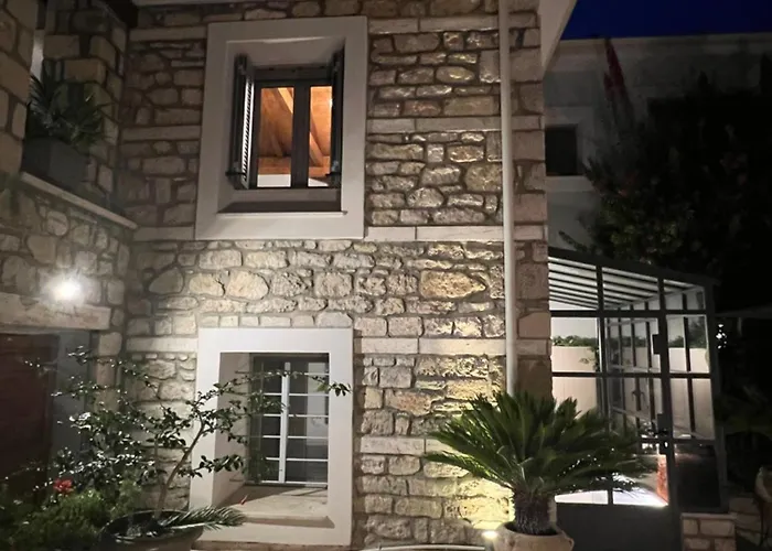 Carpe Diem Corinthian 2 Villa