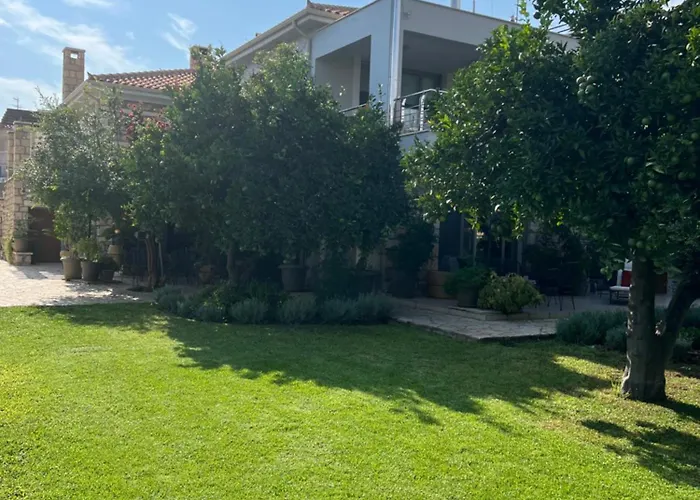 Villa Carpe Diem Corinthian 2 *