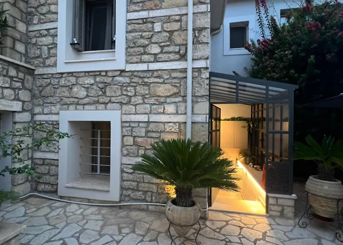 Villa Carpe Diem Corinthian 2