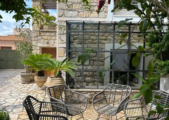 Carpe Diem Corinthian 2 *